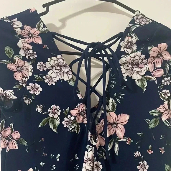 Aeropostale Floral V-Neck Laced-Back Fit & Flare Dress Size S - Picture 11 of 11